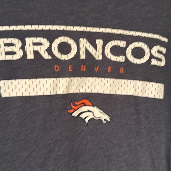 Denver Broncos NFL Long Sleeve T-Shirt Size Large - Picture 2 of 8